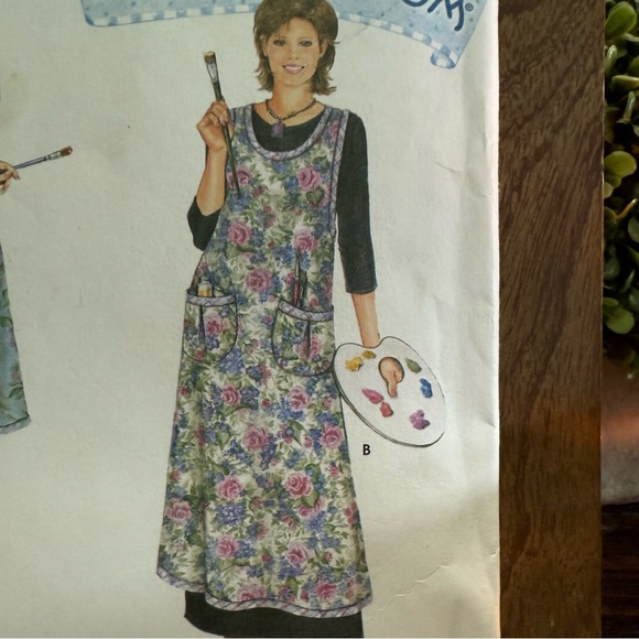 Simplicity 5201 Sewing Pattern Apron  Crafts Daisy Kingdom Apron Pattern - Picture 3 of 9